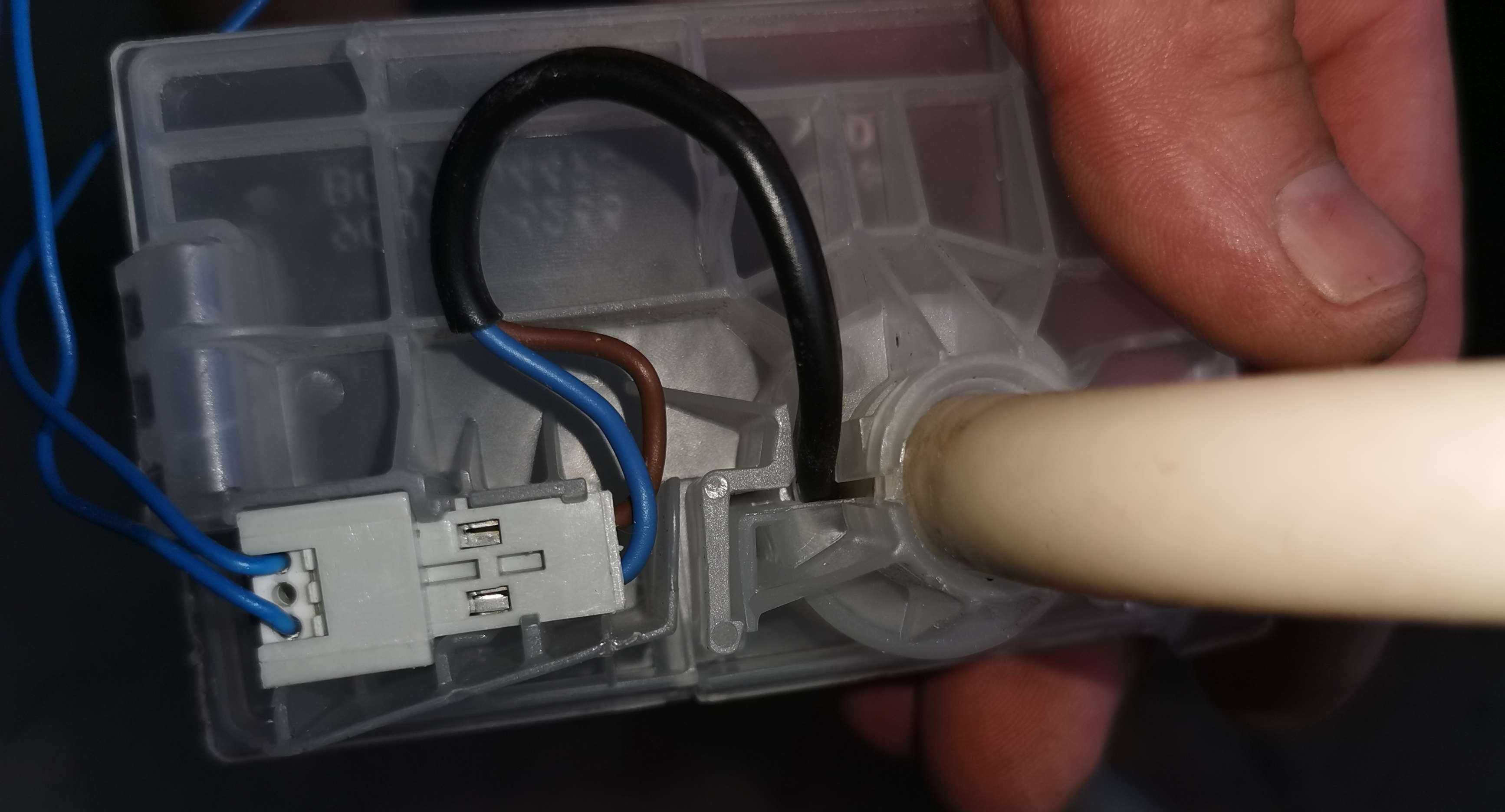 Wąż z zaworem Zmywarka Bosch/Siemens  SN636x02KE  na części