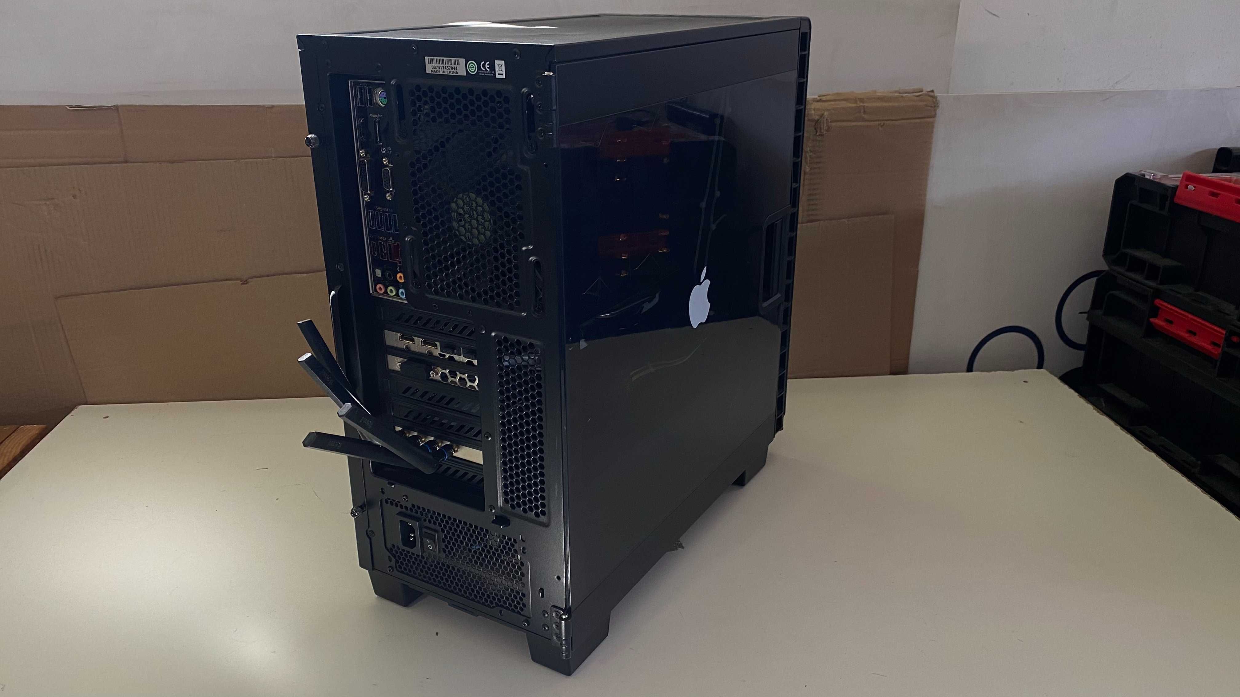 Komputer i7 6700k, RX580 8GB, 48GB ram/hackintosh