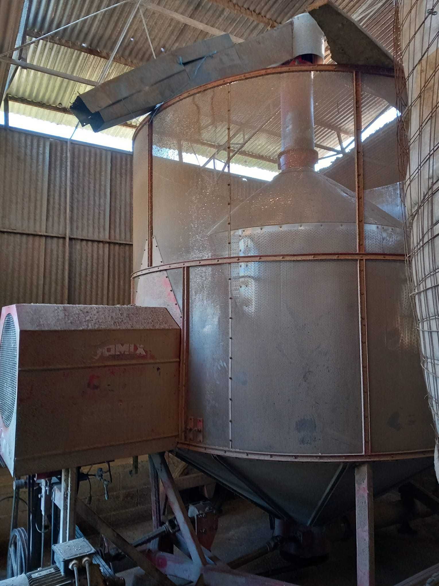 Secador de milho Tomix 120s