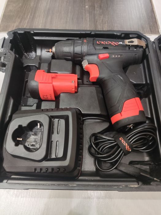 Акумуляторний шуруповерт Dnipro-M CD-12CX Compact