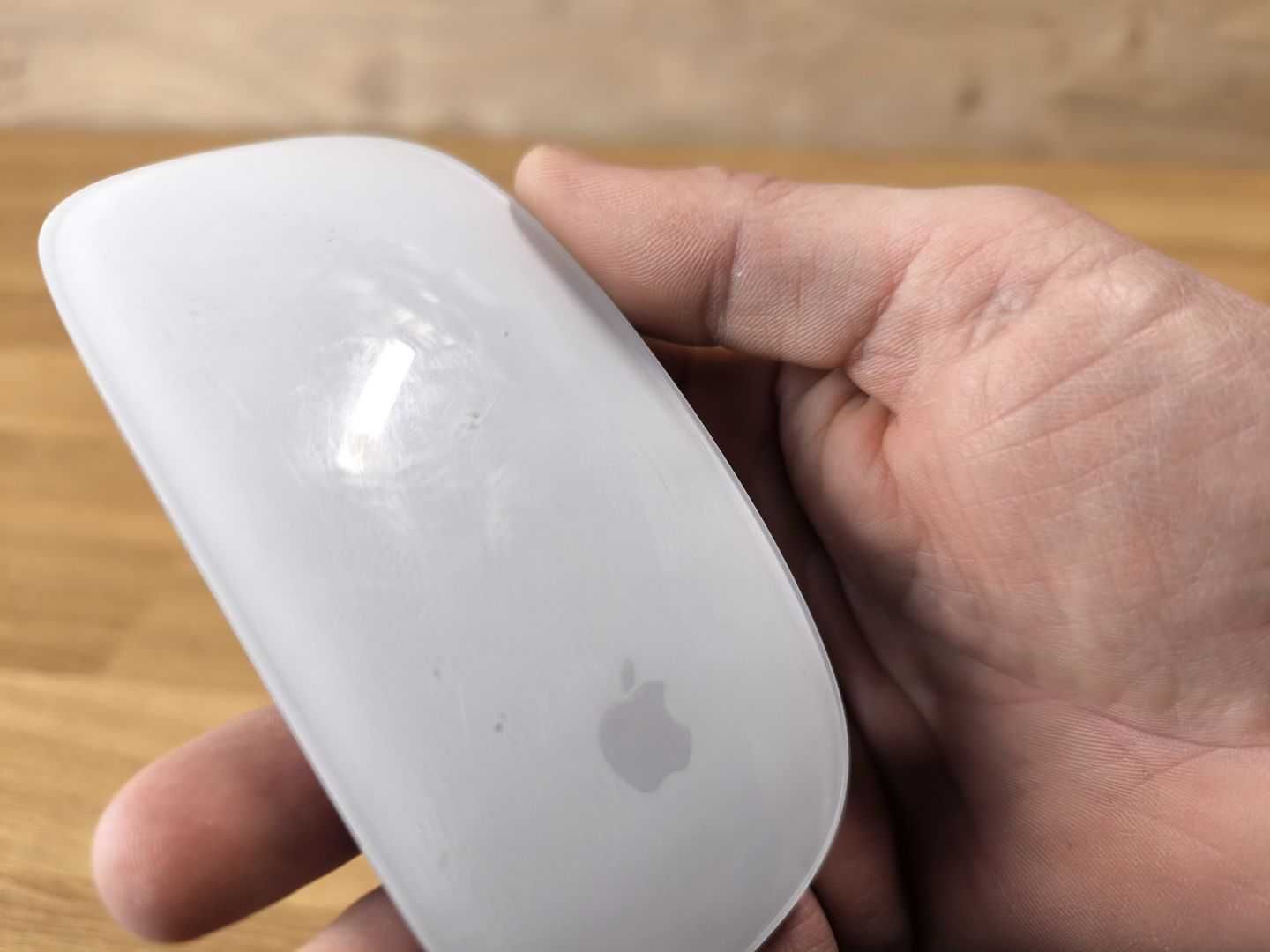 Mysz APPLE Magic Mouse 2 - uzywana kilka razy, delikatne rysy