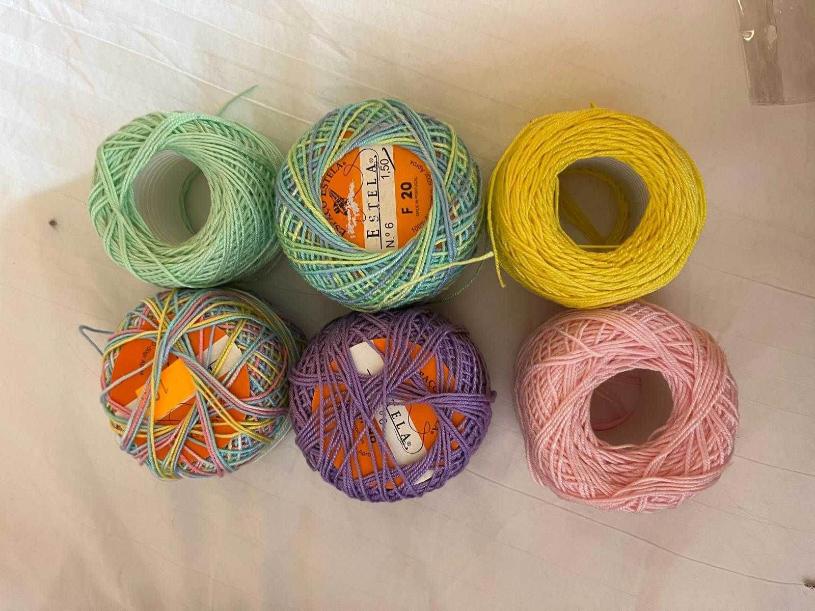 Mala com grande variedade de fios coloridos para artesanato!