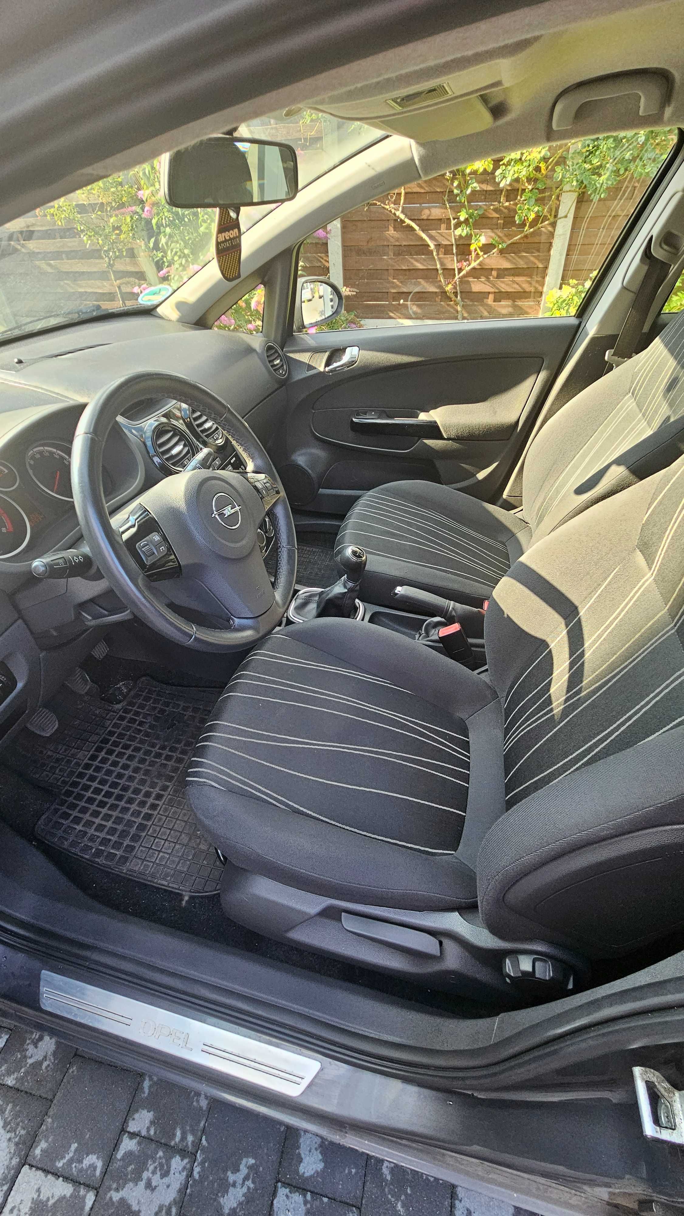 Opel Corsa D 2010 r