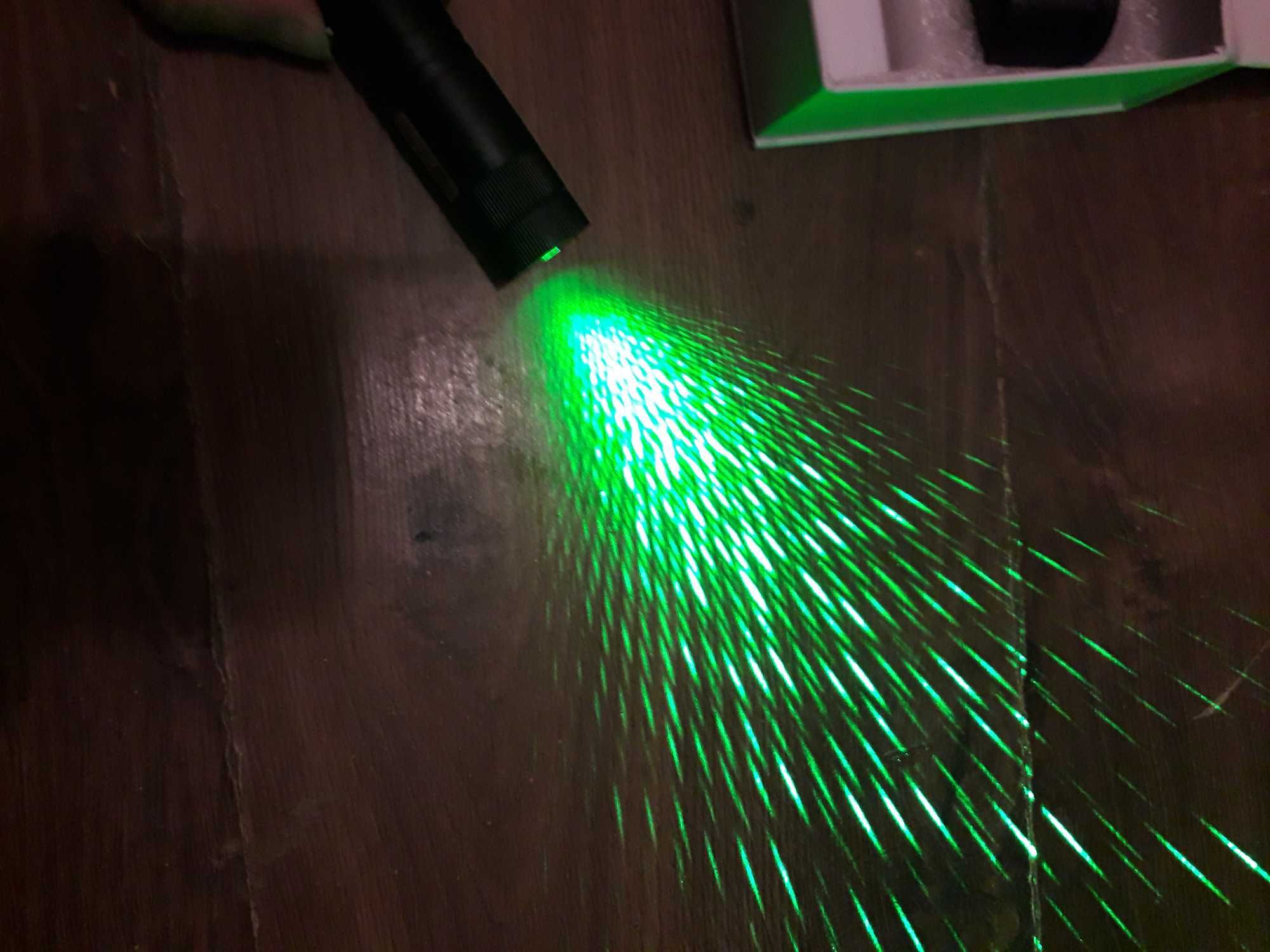 Laser     Zielony
