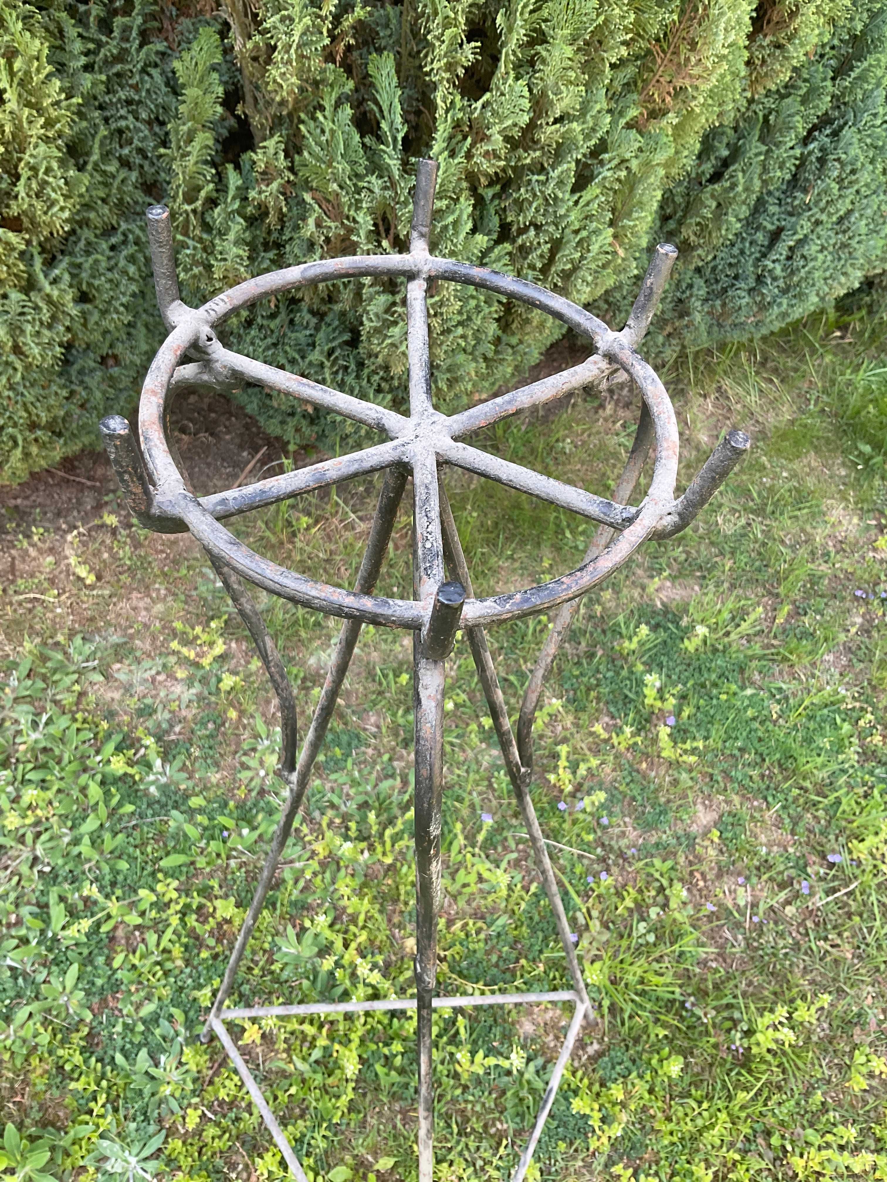 Kwietnik metalowy - czasy Prl