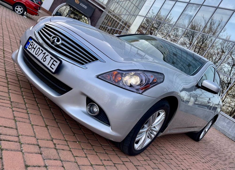 Infinity G25 2011 2.5 Бензин 4WD