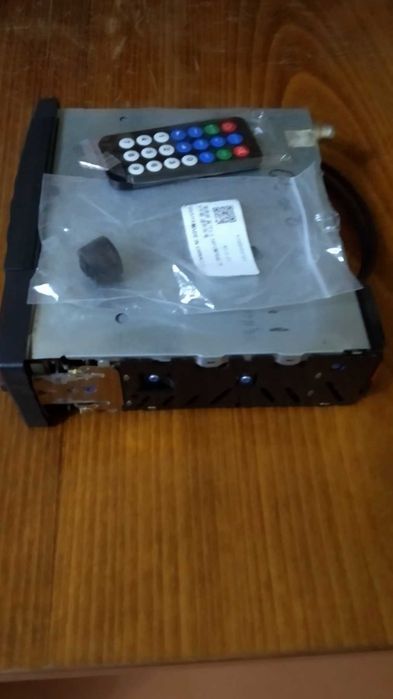 Продам магнитолу в авто Philips car 400