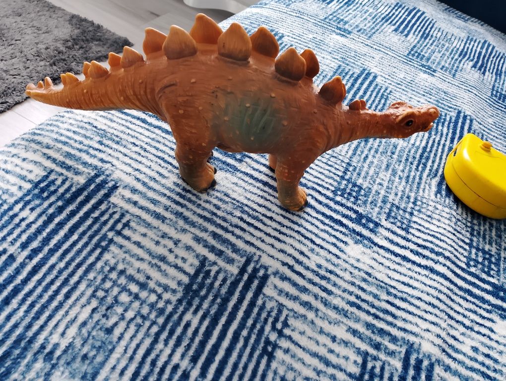 Dinozaur zabawka duży