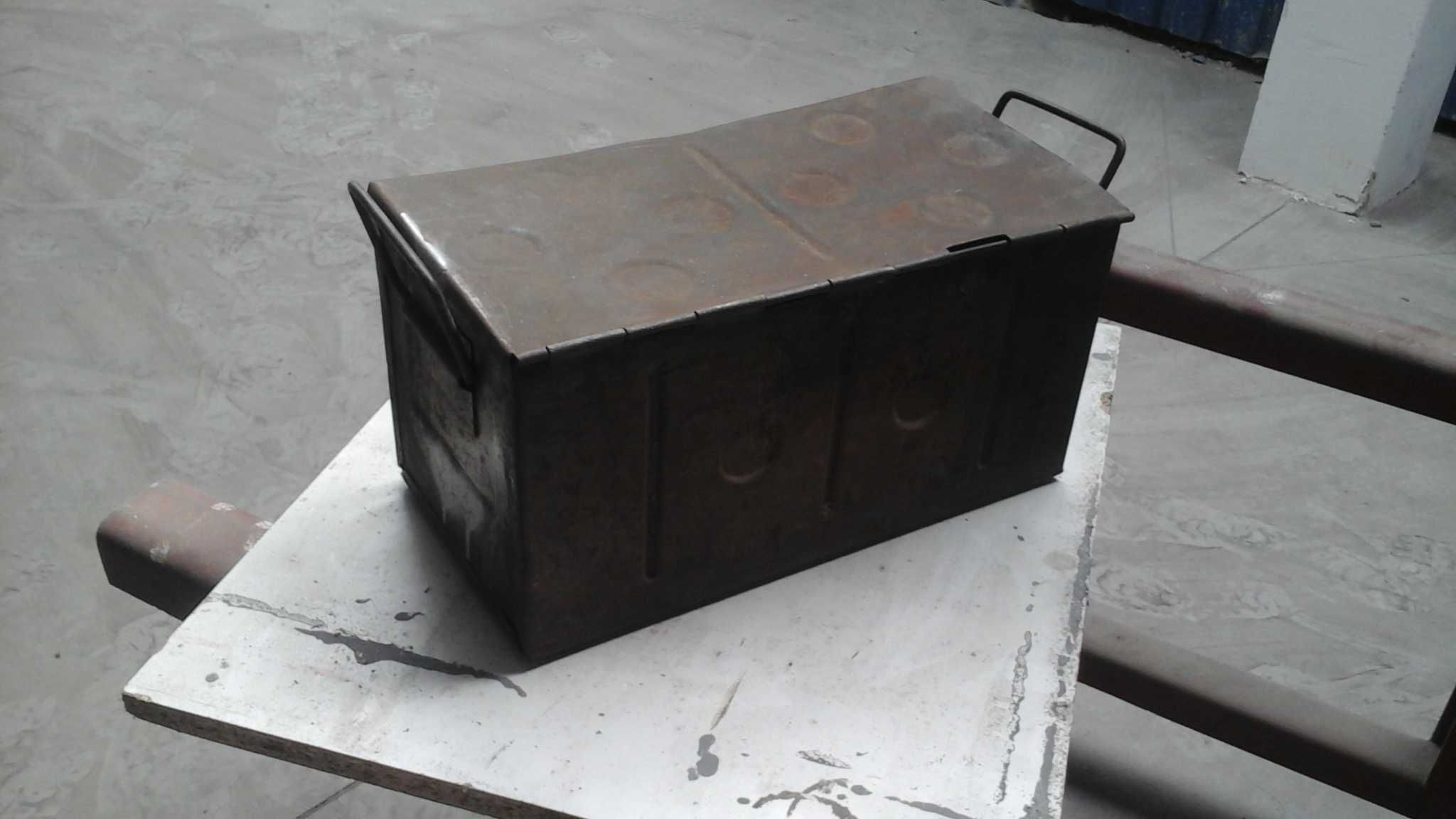 pojemnik-skrzynka metalowa 39x20x20