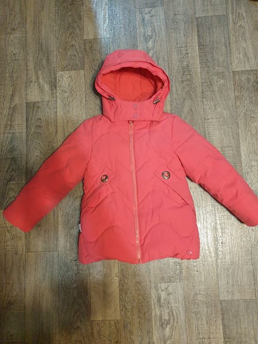 зимняя курточка на девочку 4-5лет
