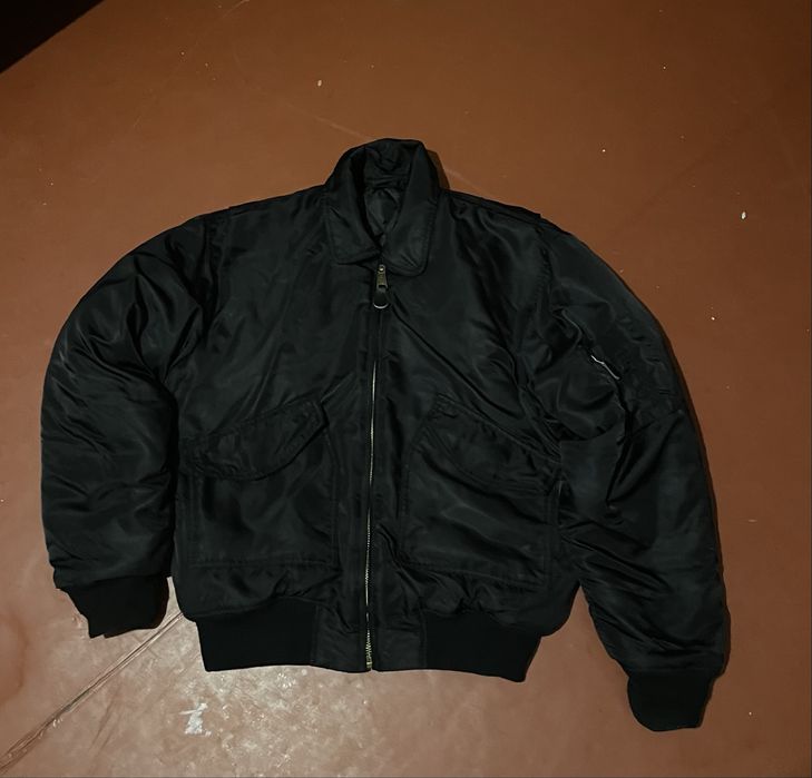 Бомбер  CWU в гарному стані