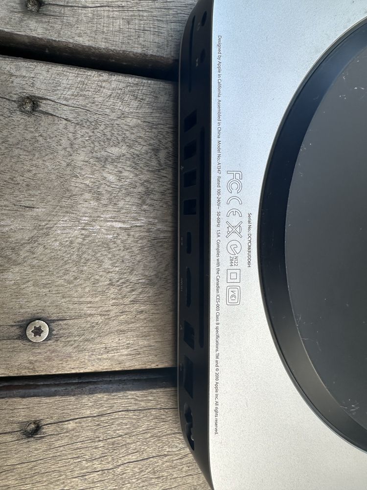 Komputer Apple Mac mini A1347 + myszka Apple – gotowy do pracy