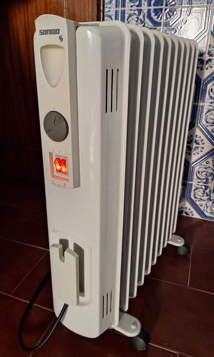 Aquecedor eléctrico a óleo, marca Samar