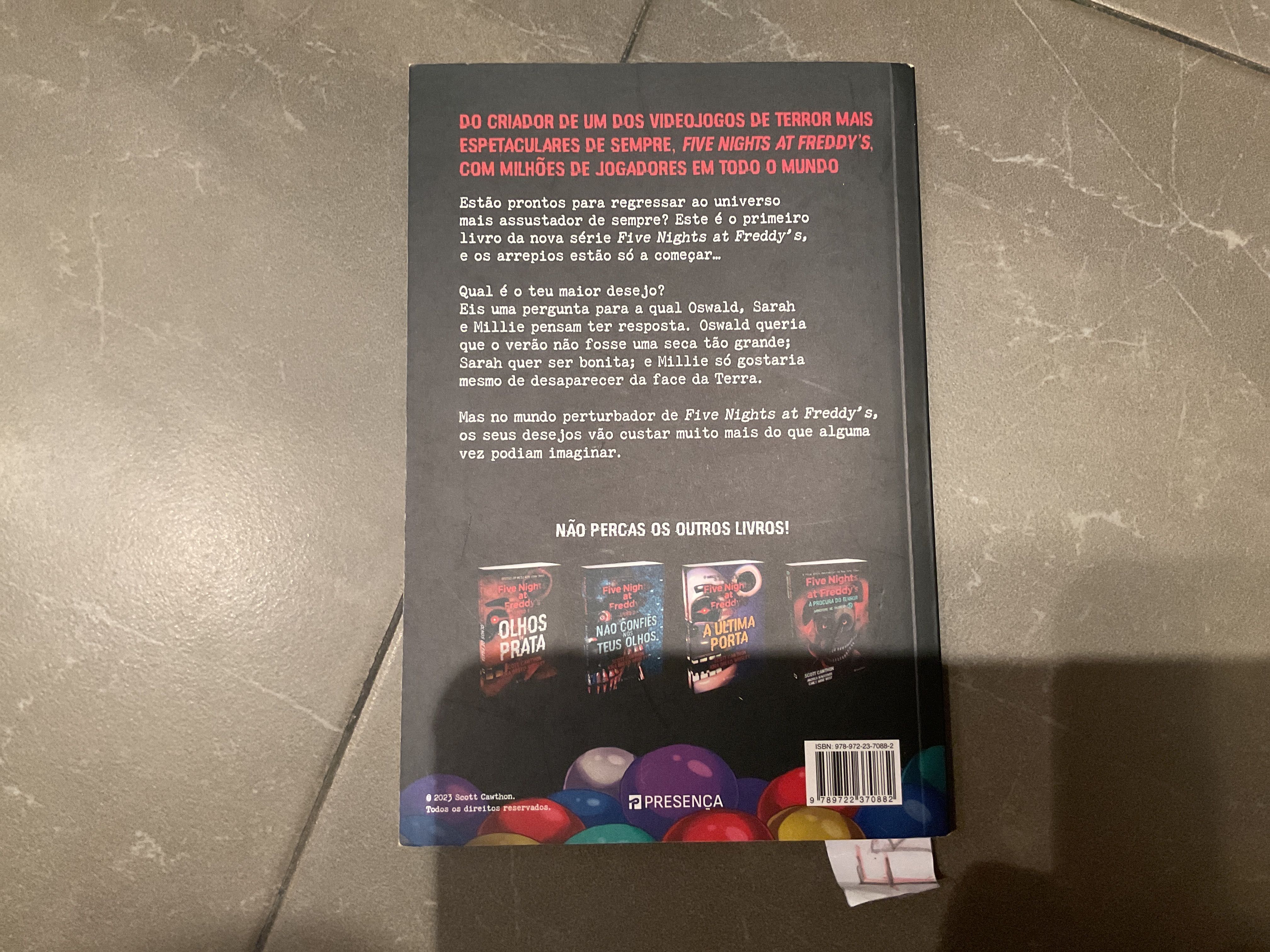 Livro Five nights at Freddy’s