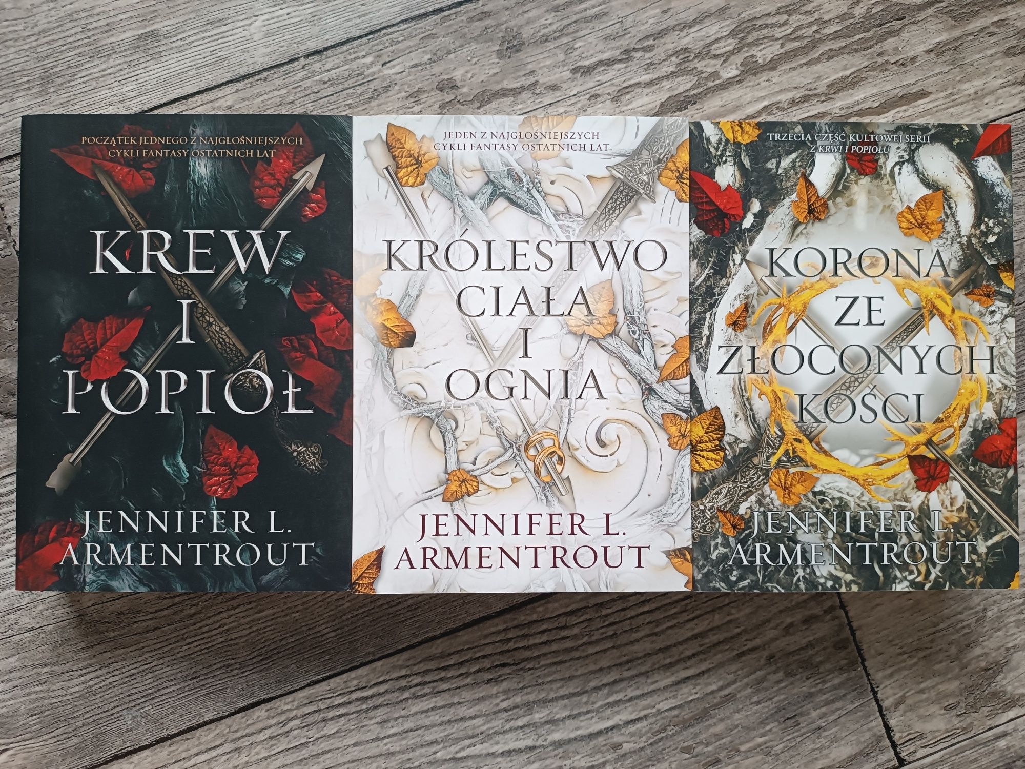Seria Krew i Popiół - Jennifer L Armentrout - tomy 1-3