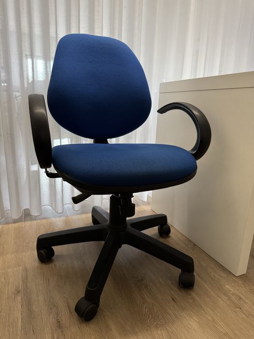 Cadeira escritorio com rodas