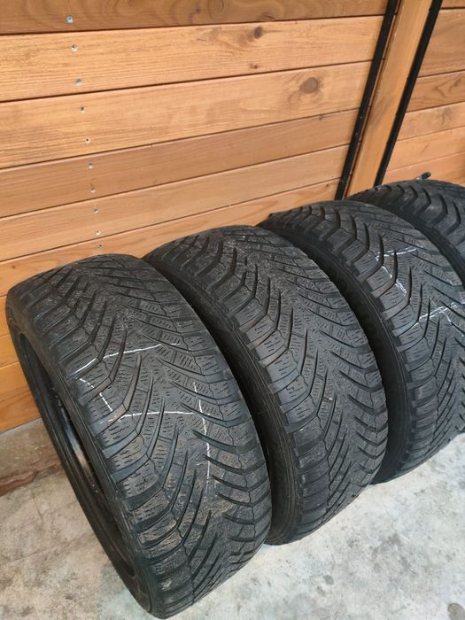 Opony zimowe 215/55/R16