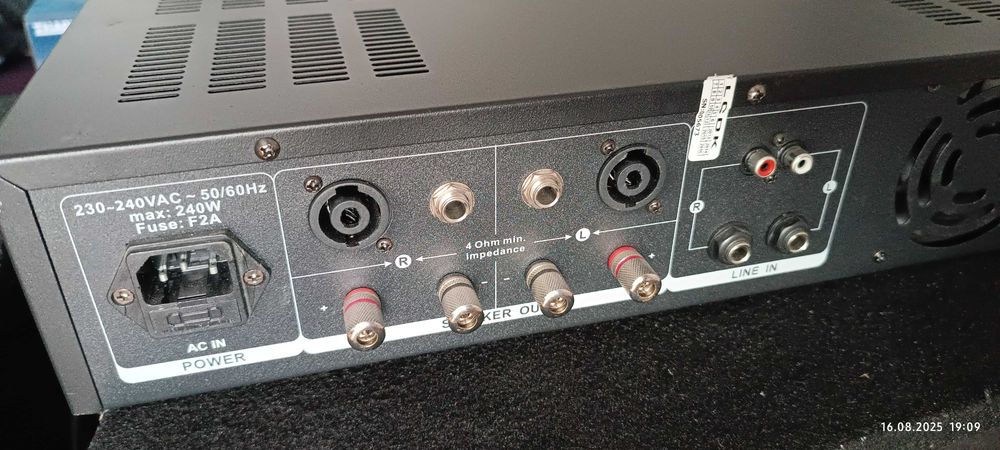 Końcówka mocy SKYTEC PRO 240
