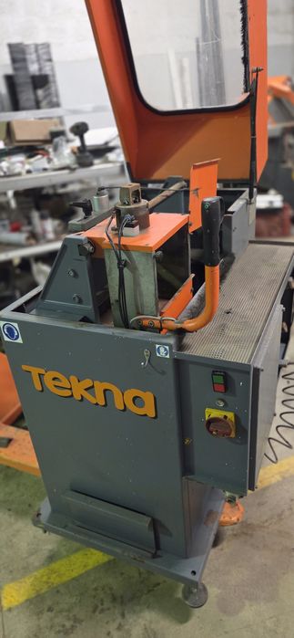 Maquina de fazer malhetes em perfil de aluminio