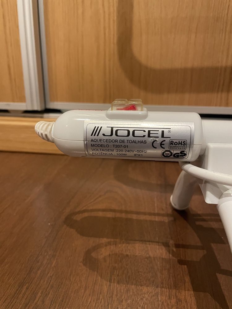 Aquecedor de toalhas Jocel