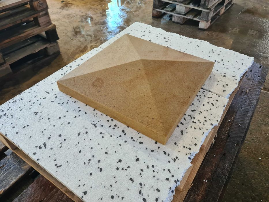 26. Nakrywa na słup z piaskowca |30×30×6cm| Daszek | Kamień naturalny