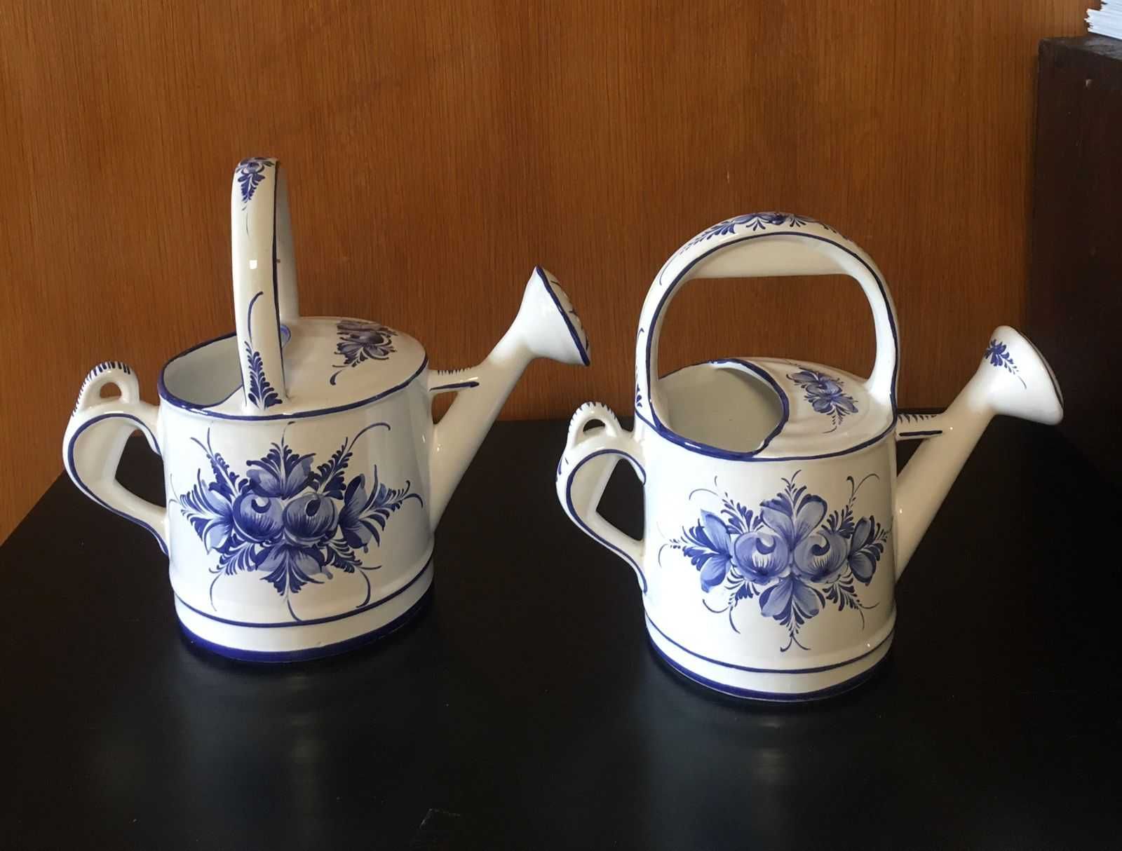 Dupla de bules de porcelana