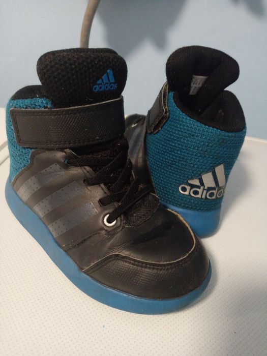 Sprzedam ciepłe buty chłopięce