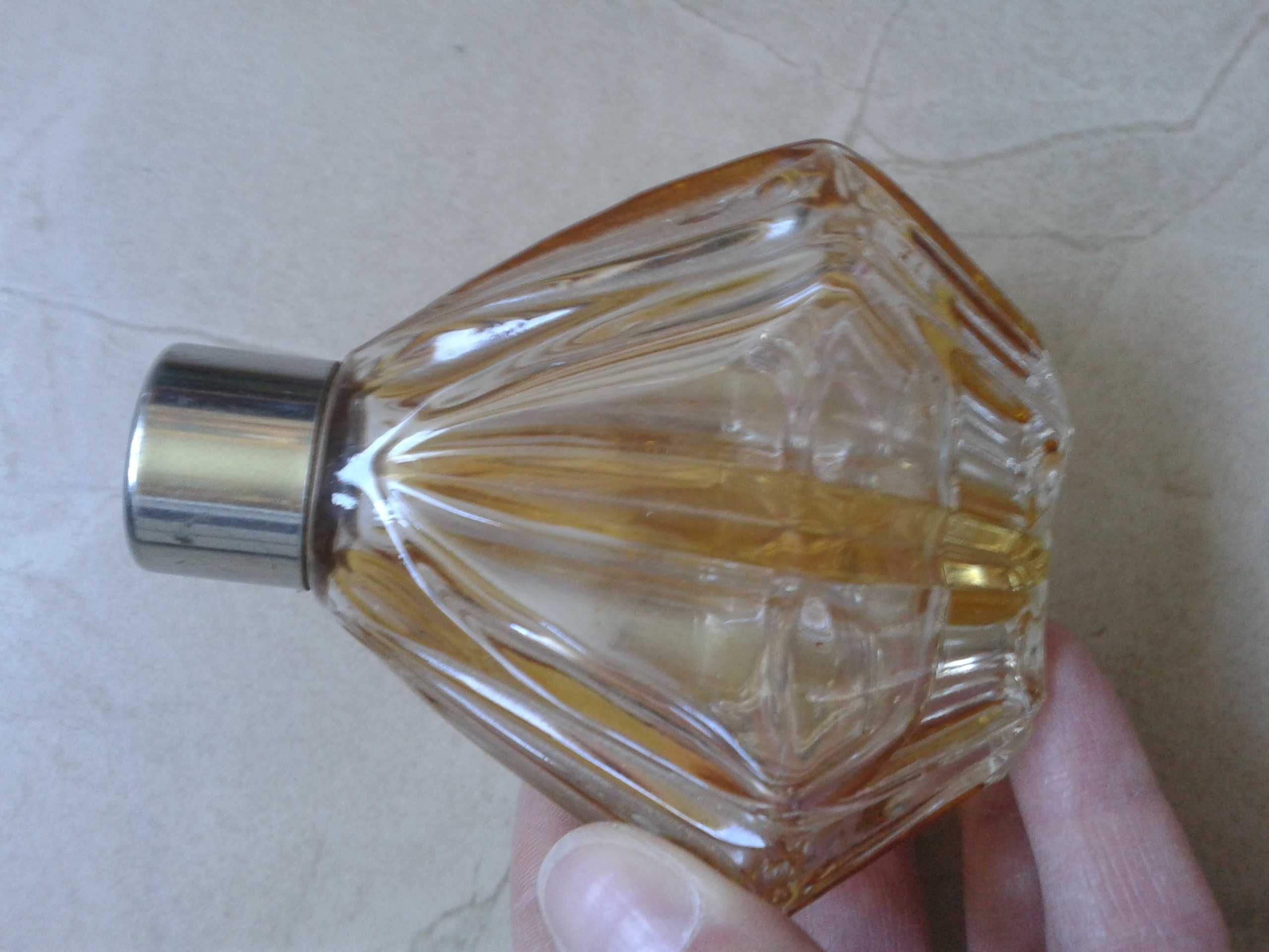 Stary flakon po perfumach, lata 70/80 Wyprzedaż Róźności