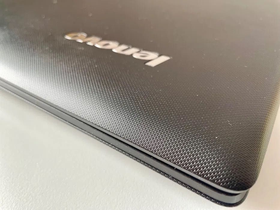 Lenovo G70-35 17.3” AMD A6-6310/4GB/500 GB/DVD-RW (80Q5002GPB)