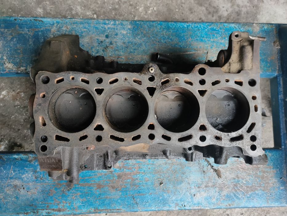 Блок цилиндров двигателя honda accord 1.6 А16А1 В зборе