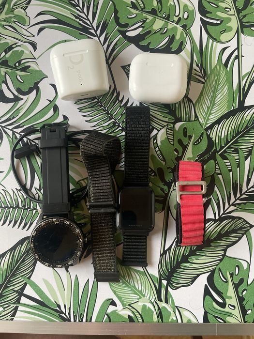 Набір( годинники, навушники, ремінці)