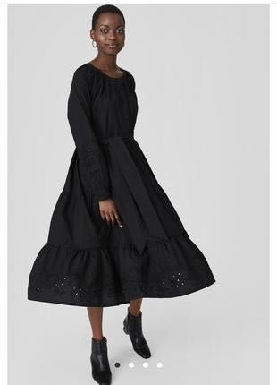 Шикарное чёрное платье с прошвой
