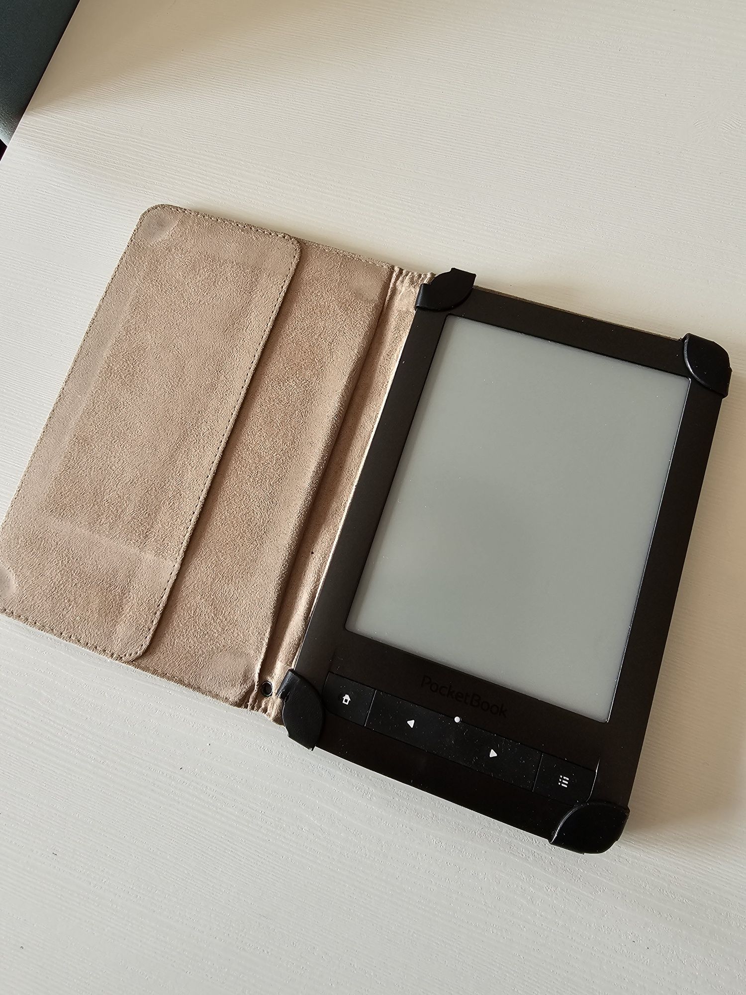 Czytnik pocketbook 623