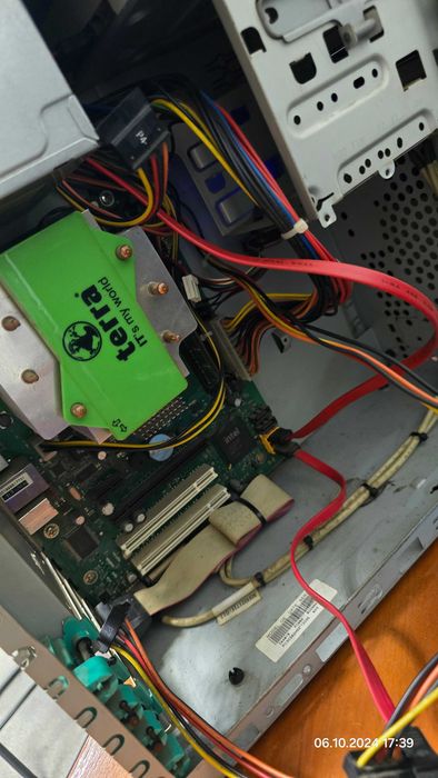 Комп'ютер Fujitsu. Intel Dual-Core E5800  3.2 ГГц, SSD 64Gb, DDR3 4Gb