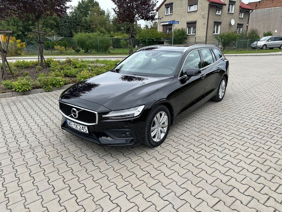 Volvo V60 Volvo V60 Momentum Pro**Zadbane**