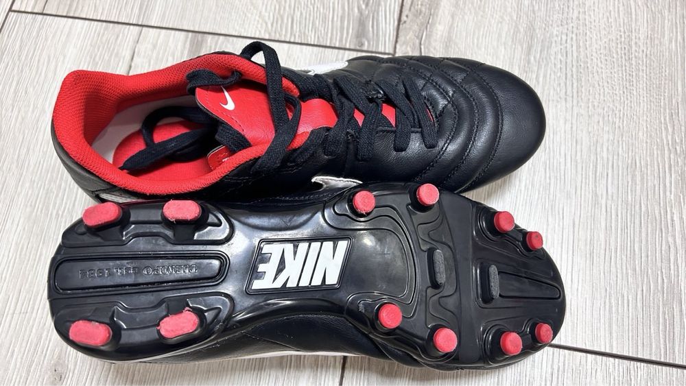 Бутсы Nike 38.5 оригінал (нові)