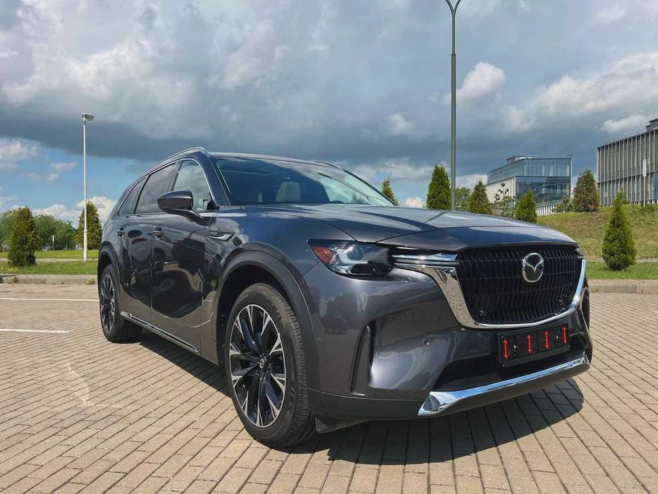 Mazda CX-90, 2023 року