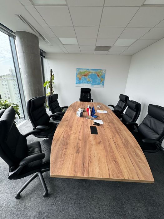 stół konferencyjny