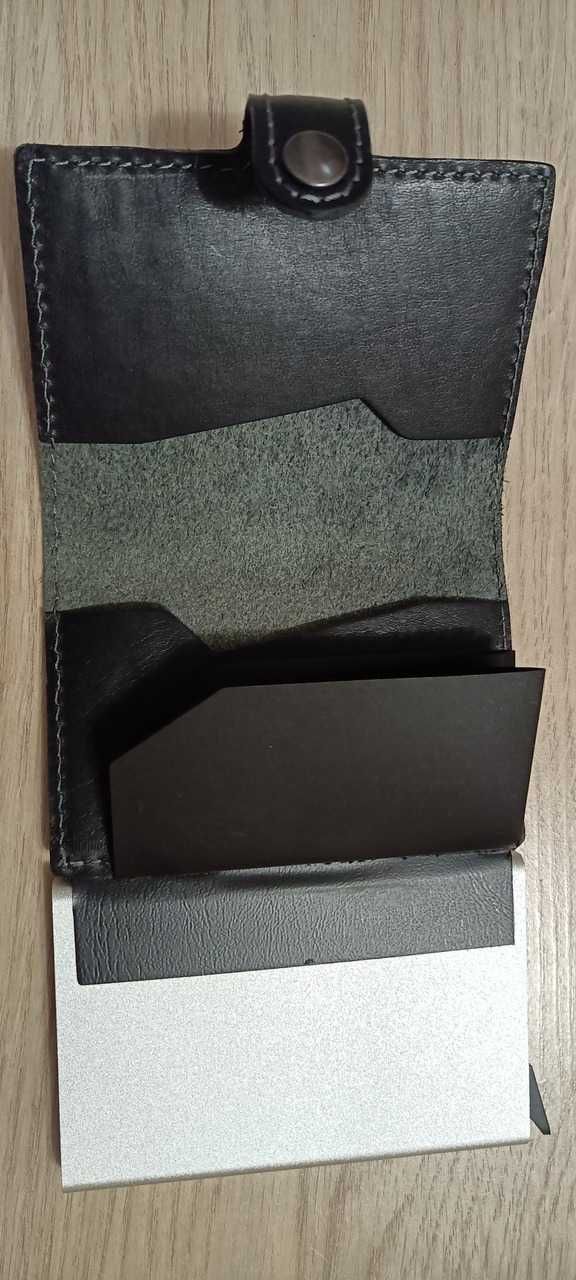 Skórzano-metalowy portfel męski z RFID