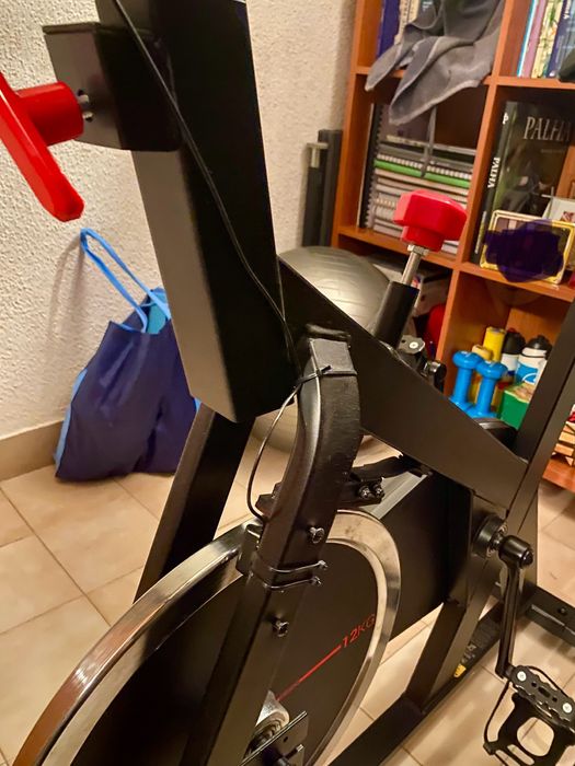 Bicicleta spinning como nova