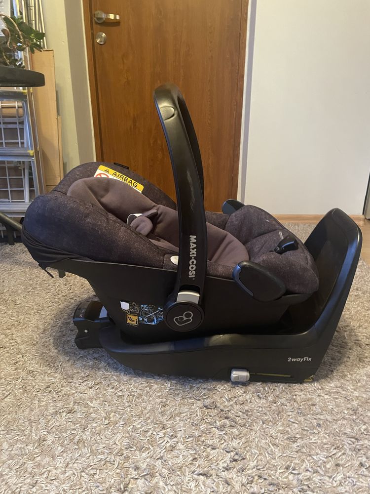Foteliki Maxi Cosi Pebble Plus z bazą isofix