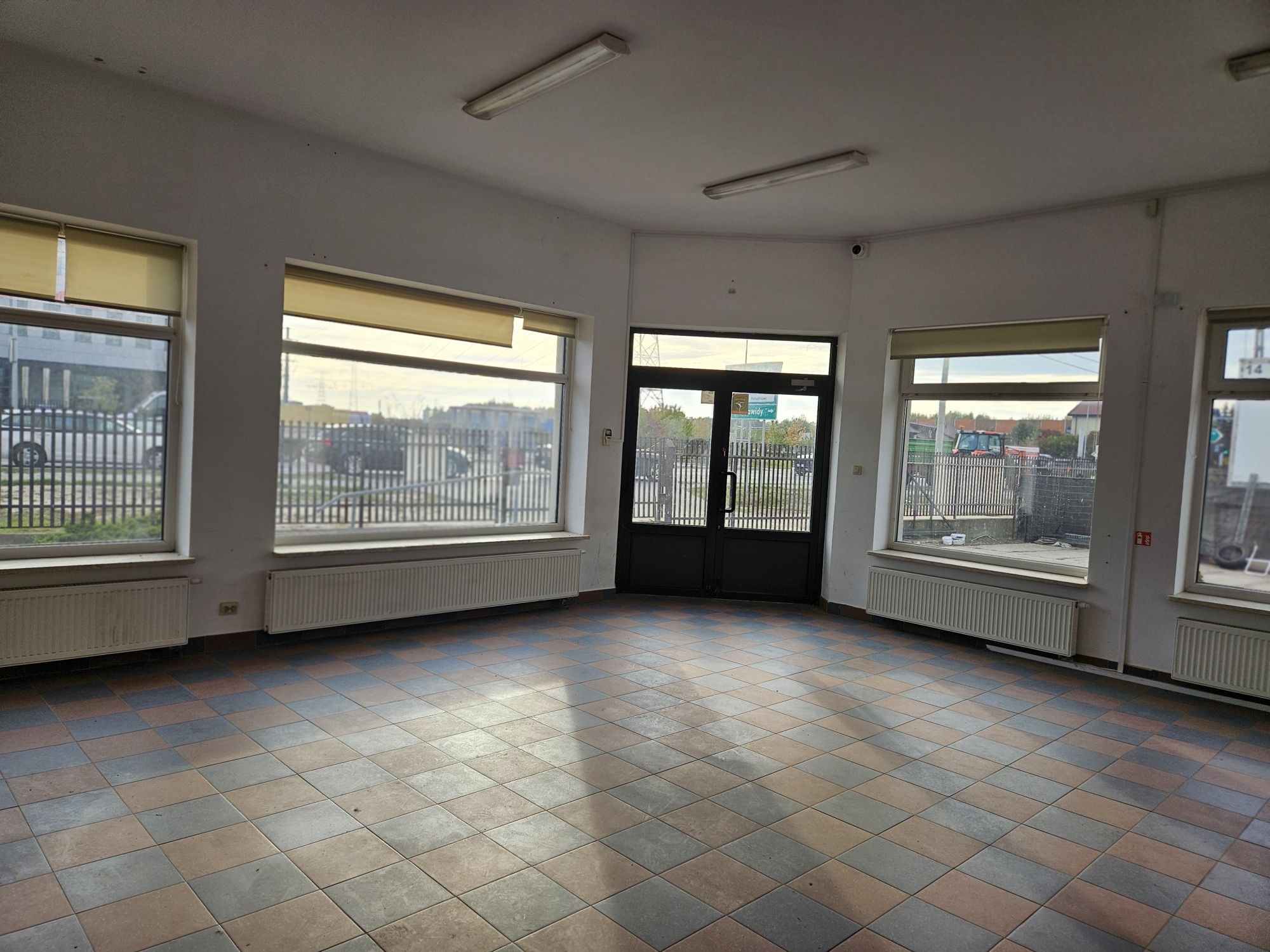 Sprzedam Lokal handlowy Lesznowola Słoneczna, działka 3800 m2 Warszawa