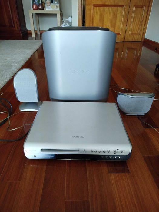 Leitor de DVD Sony com Surround