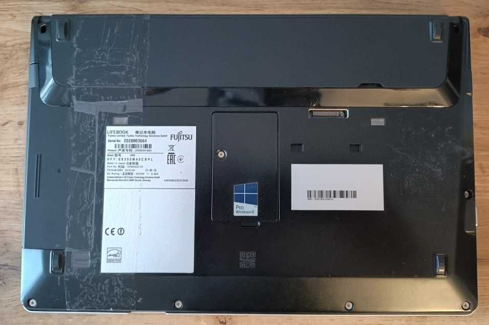 Fujitsu Lifebook S935 komplet