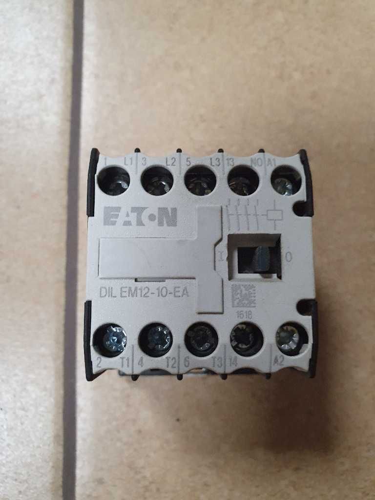 Stycznik moller ith20A 230V 3l+1no nowy