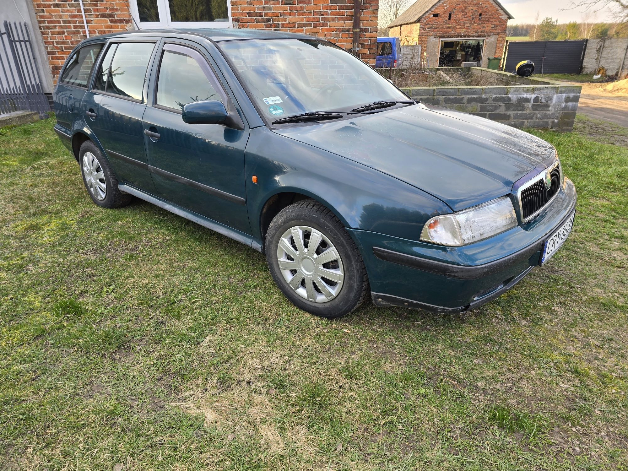 Skoda Ocavia I 1.6 benzyna ekonomiczne auto na dojazdy do pracy