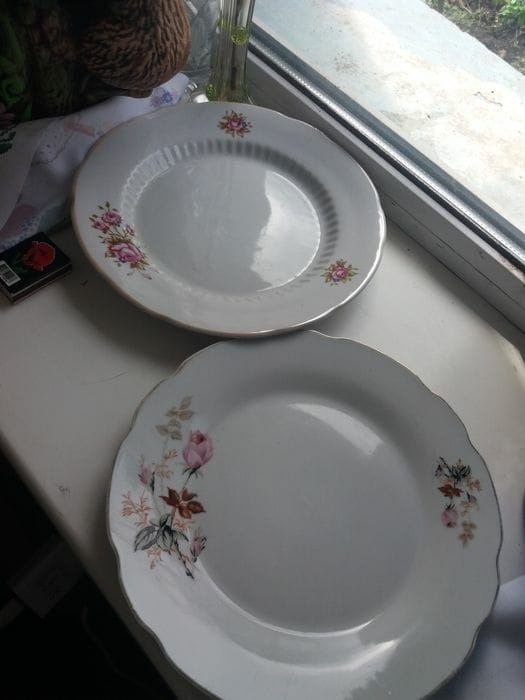 Посуда .тарелочки.чашки.вазочки