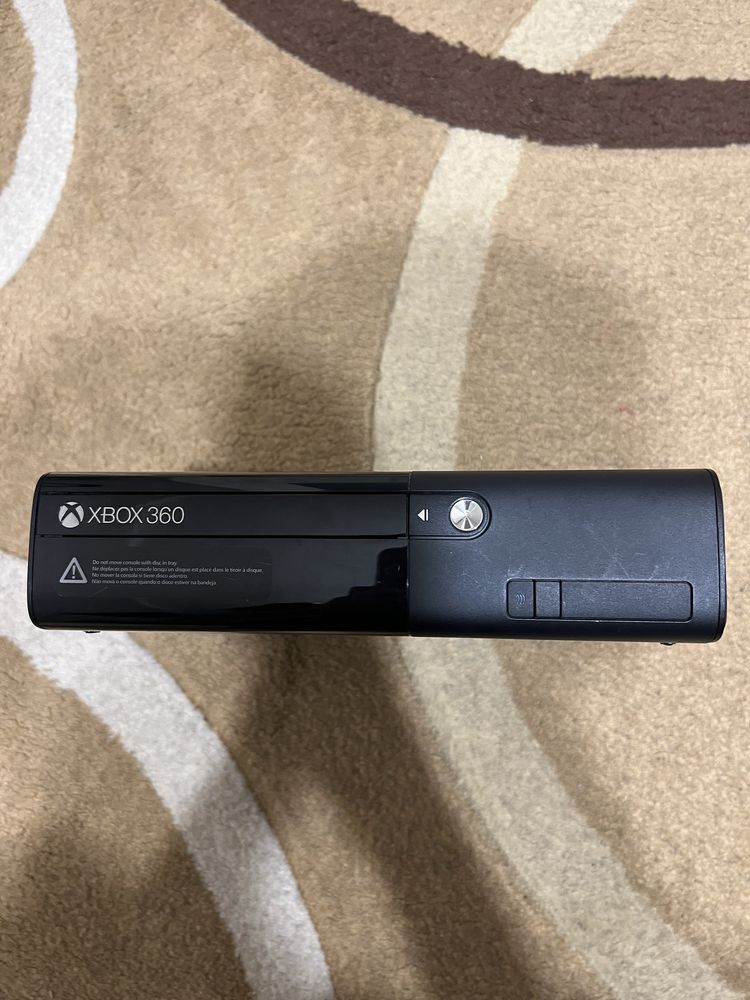 Xbox 360 e с играми