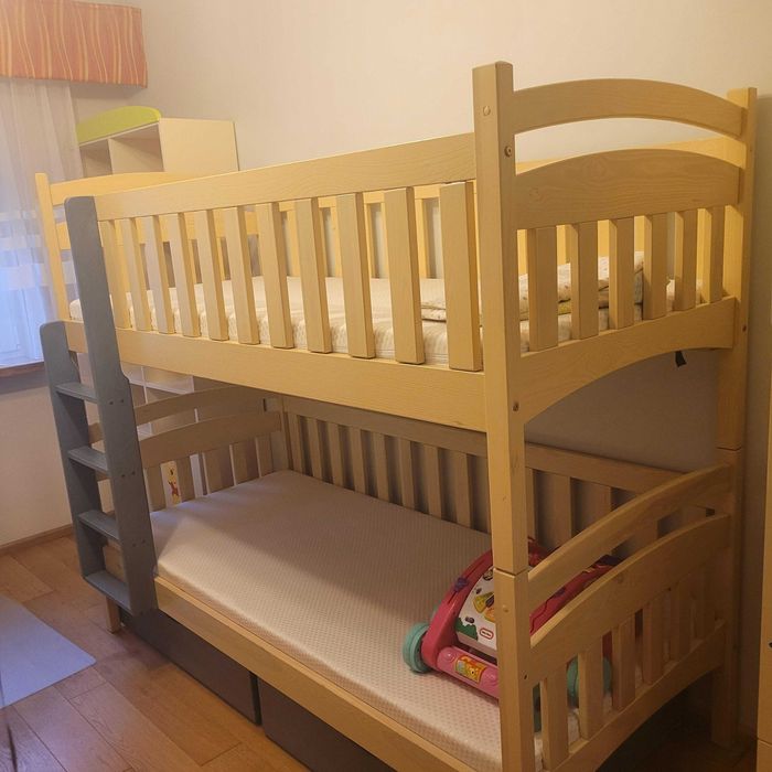 Łóżko piętrowe 90x200 cm z materacami piankowo-kokosowymi