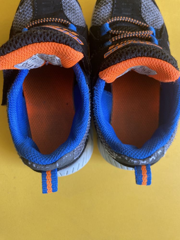 Кросівки skechers 26